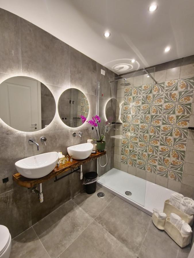 Borgo Dei Miracoli Hotel Наполи Екстериор снимка
