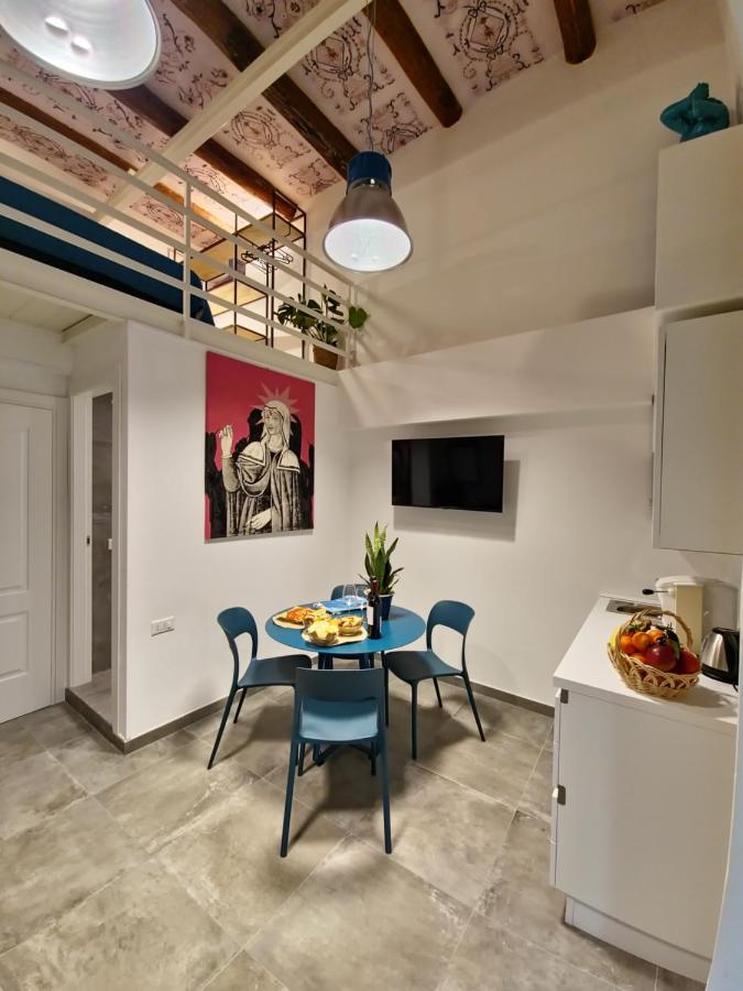 Borgo Dei Miracoli Hotel Наполи Екстериор снимка