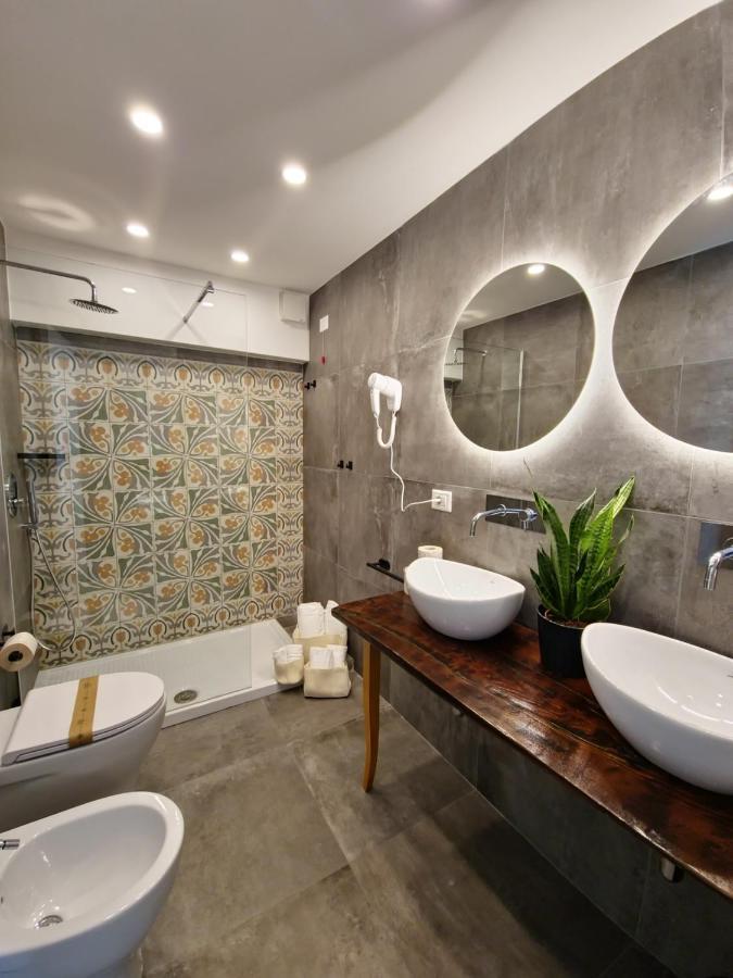 Borgo Dei Miracoli Hotel Наполи Екстериор снимка